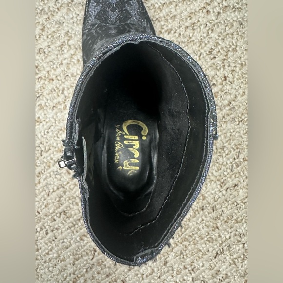 Circus by Sam Edelman Embellishes Booties 7.5 - Picture 4 of 9